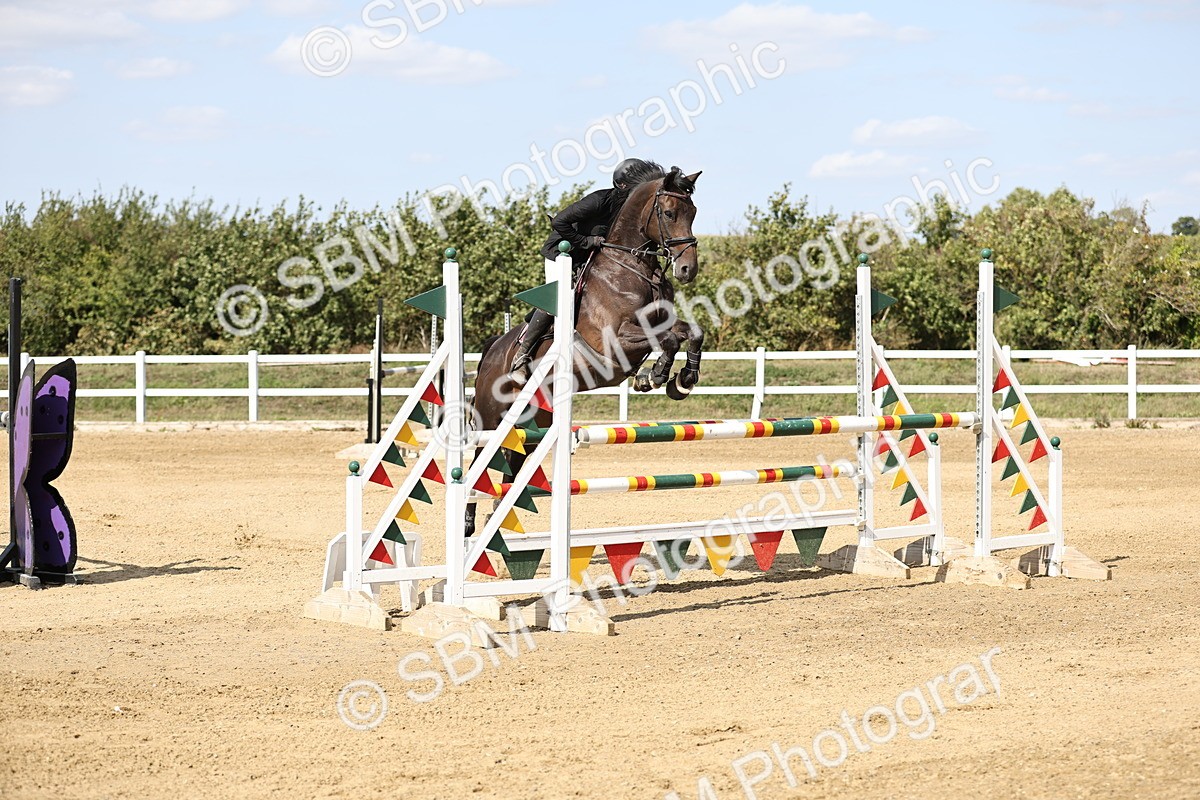 SBM_005052 - Class 6 = Senior Newcomers - 1.10m Open