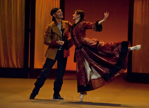  - Alina Cojocaru and Johan Kobborg and Alexander Campbell - Mayerling