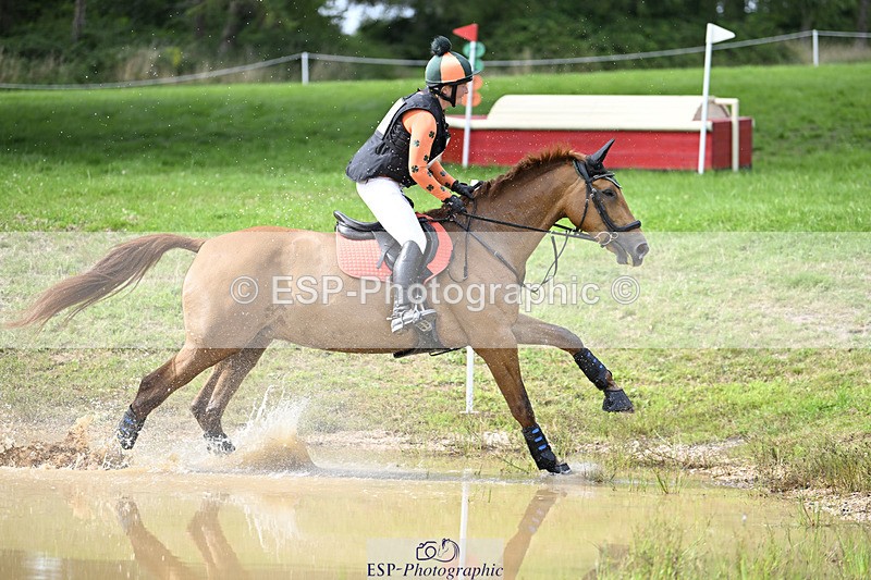 240804-164050-18051 - 620-Alana_Shapland-FOREVER_AUTUMN_DS