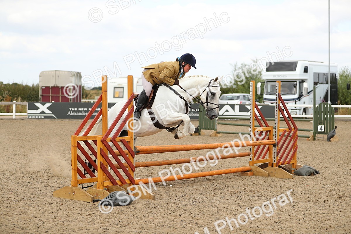 SBM_05566 - Class 48a Style & Performance 70cm (15-19)