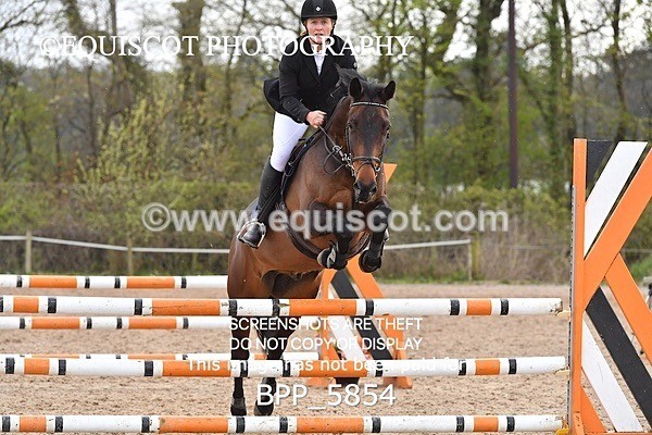 BPP_5854 - CLASS 24 SUN Senior British Novice/ 90cm Open