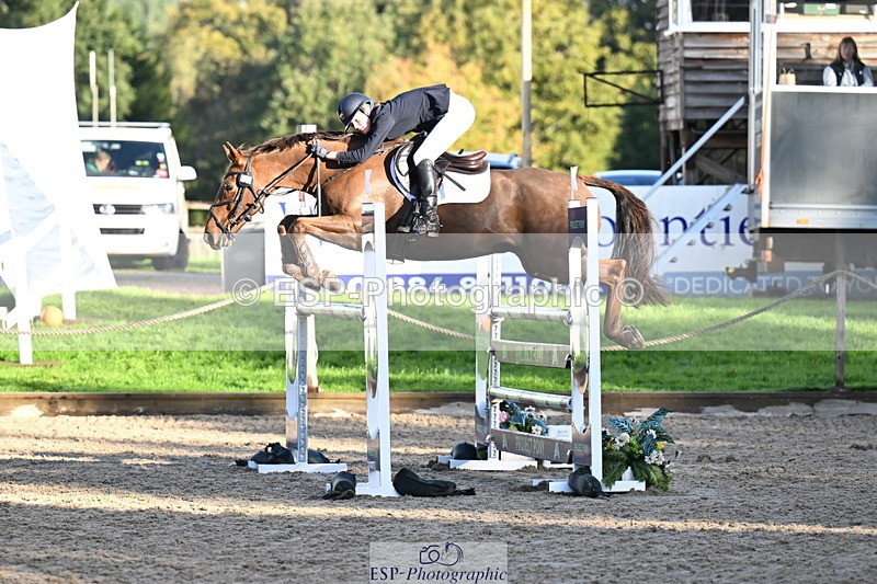 251024A-095557-06285 - B-124-Sophie.Lamb