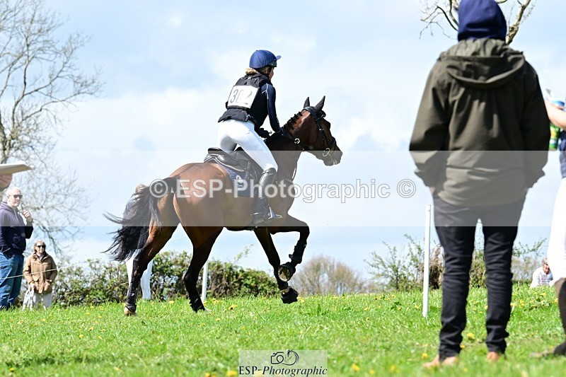 260418-131103-03857 - G-302-Elise.Cadman