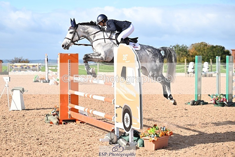 251005-104307-02840 - Cls 15 Foxhunter and 1.20m