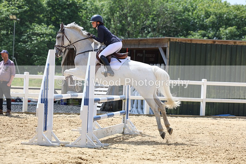 3E7A0465 - Class 10: Senior 95cm open