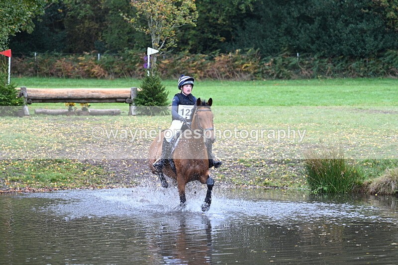 WJ7_3072 - Time 10:47 to 11:11 at the water