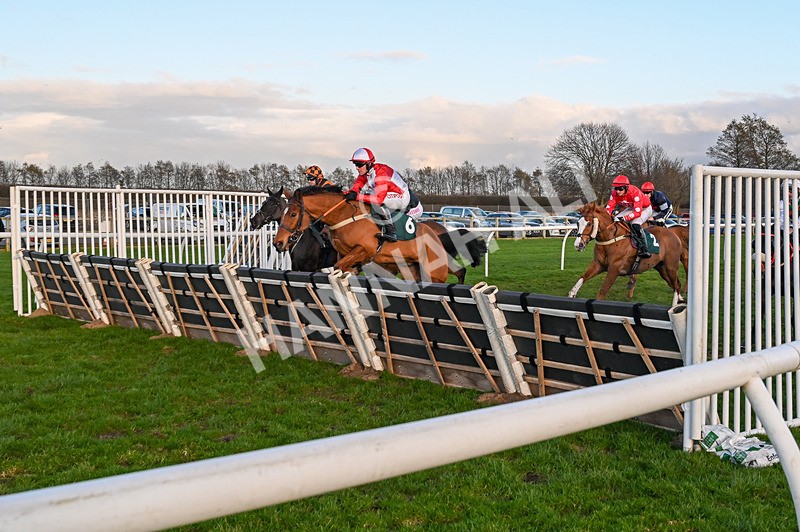 270224-Race 6-Burrows Hall-6569 - Race 6