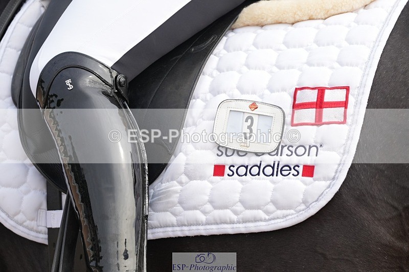 250906-101836-01468 - 003-Helen.JamesDecadent