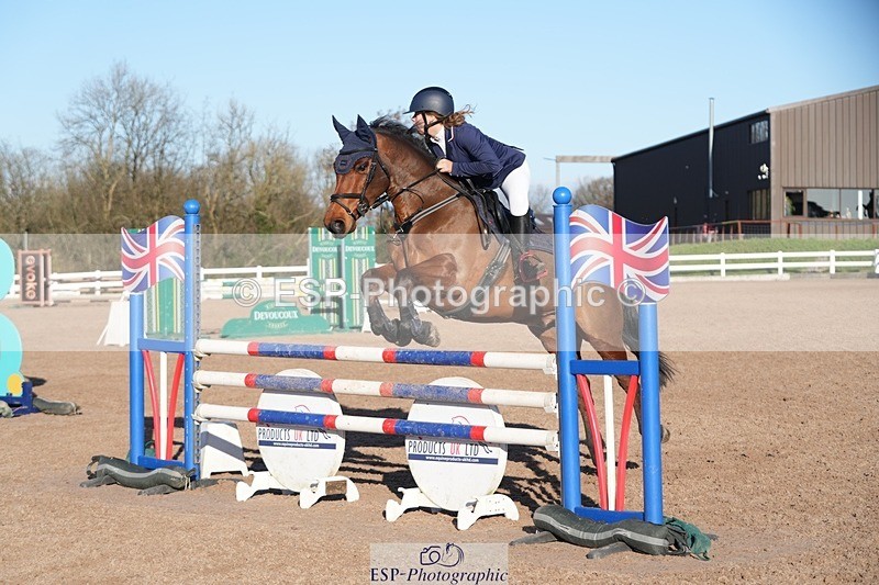 251130-120237-01139 - Cls 6 Blue Chip Pony Newcomers & 1m Open