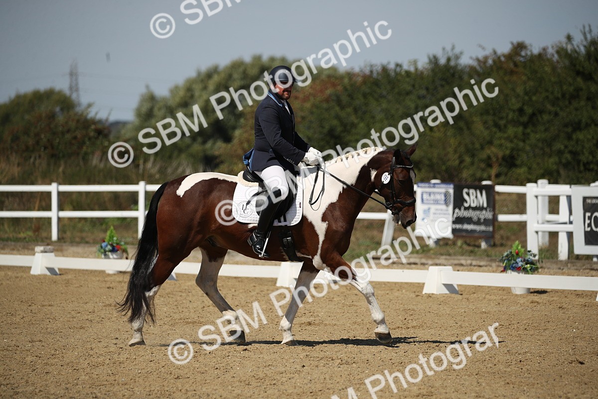 SBM_005102 - Class 11 - Novice 5 - 11.41-12.58