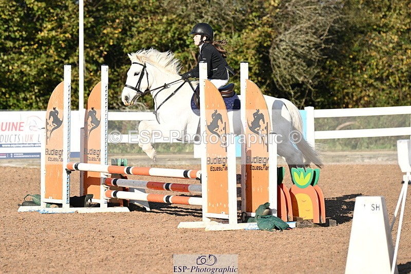 241026A-102204-00129 - SAT Cls 3 Pony Intro 70cm