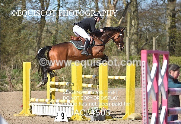 JAC_4505 - CLASS 11 SAT Andrew Hamilton Coach, RHS Foxhunter Championship Qualifier