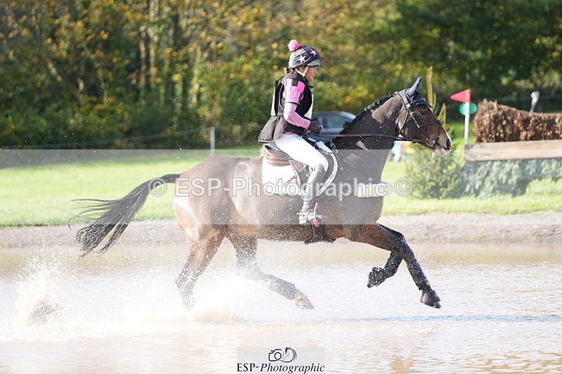 251024A-131130-10995 - B-157-Anna.Cheney