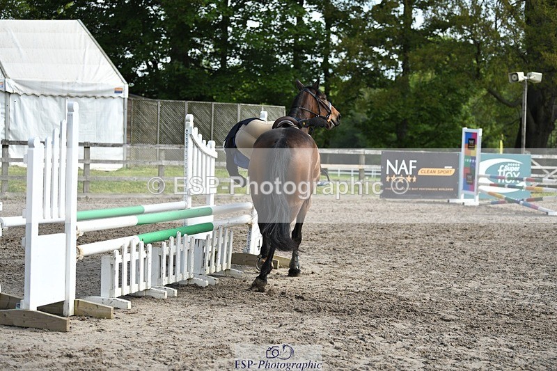 230512-100346-00454 - Cls 10 Snr 85cm Schooling