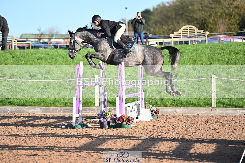 231015A-090453-06848 - Cls 28 Newcomers & 1.10m Open