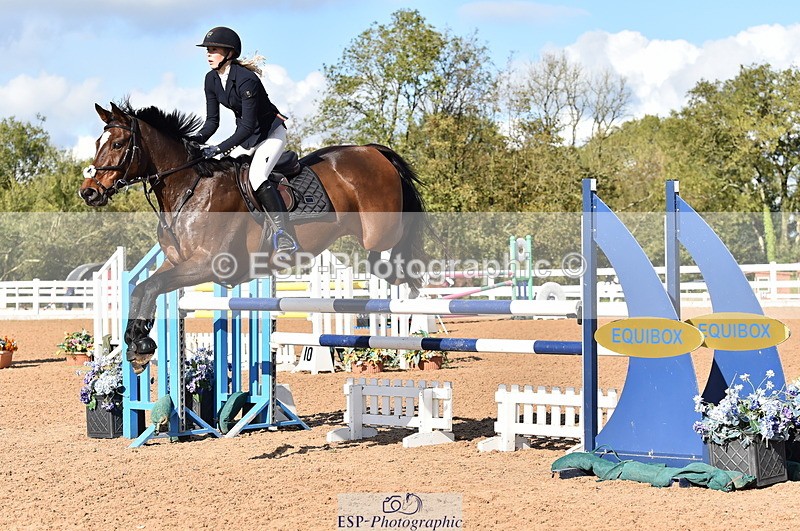 231014A-141256-05248 - Cls 15 1.05m Amateur Q 2nd R