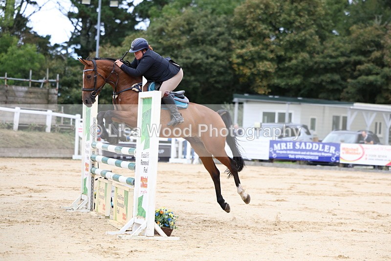 3E7A3144 - Class 8: Senior Newcomers/1.10m open