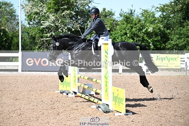 260523-111528-00310 - Cls 16+17 Club and Schools 70cm