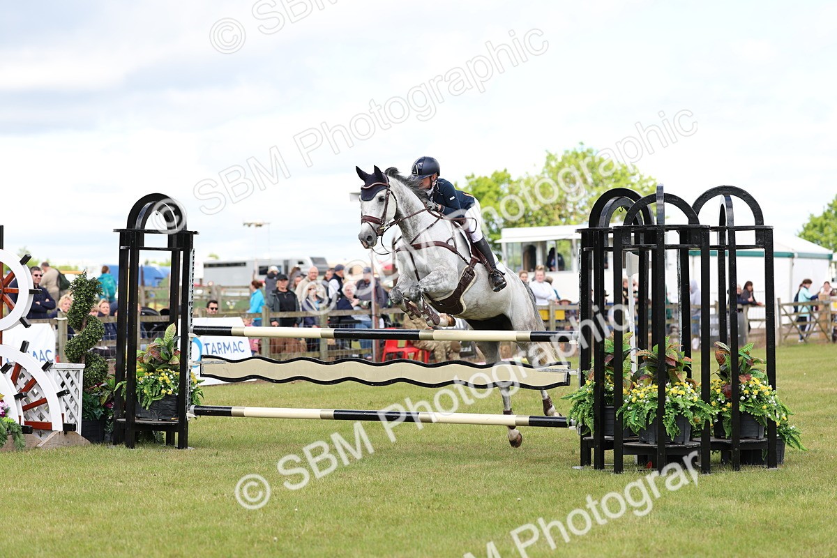 SBM_13668 - Class 206 - Senior Newcomers - 1.10m Open