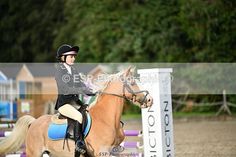 251004A-165745-02314 - Classes 10 & 11 80cm