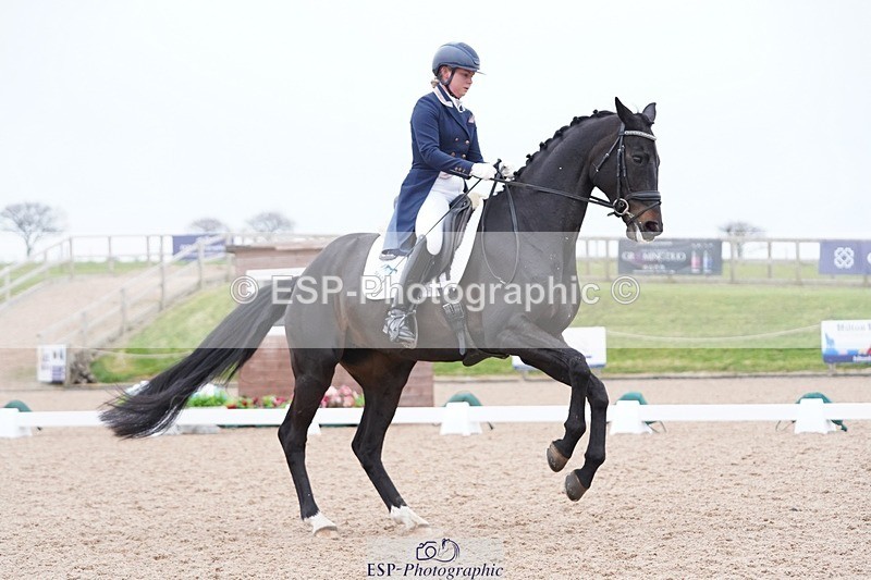 250403-161120-03256 - 003-Abbie.Newbury-Seagry.Firstamour