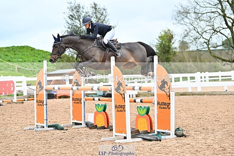 240501A-141801-01008 - Cls 8 Snr Foxhunter and 1.20m Open