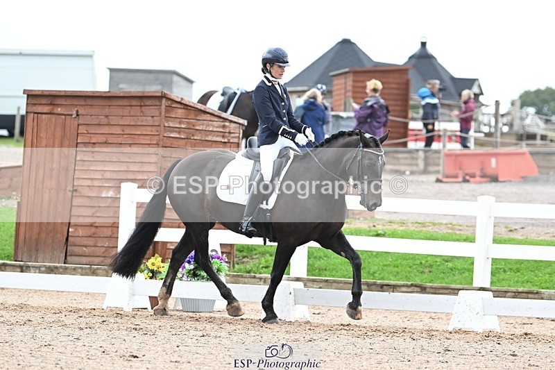 250907-124831-08450 - 005-Jessica.AllenHendrewen.Desert.Lady