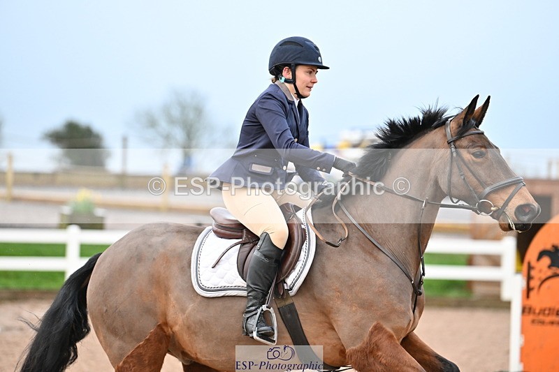 240224A-082013-02737 - Cls 9 British Novice and 90cm Open