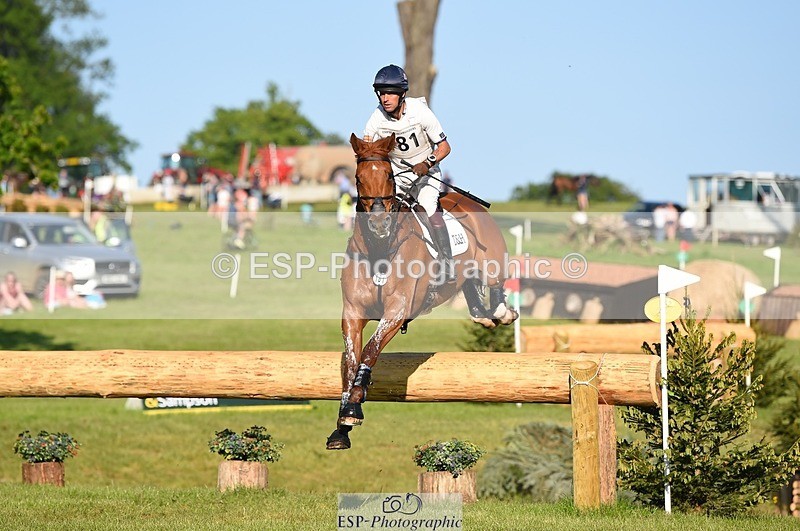 230527-183222-13869 - 181-AMIRO_ISLAND-Harry_Meade-XC