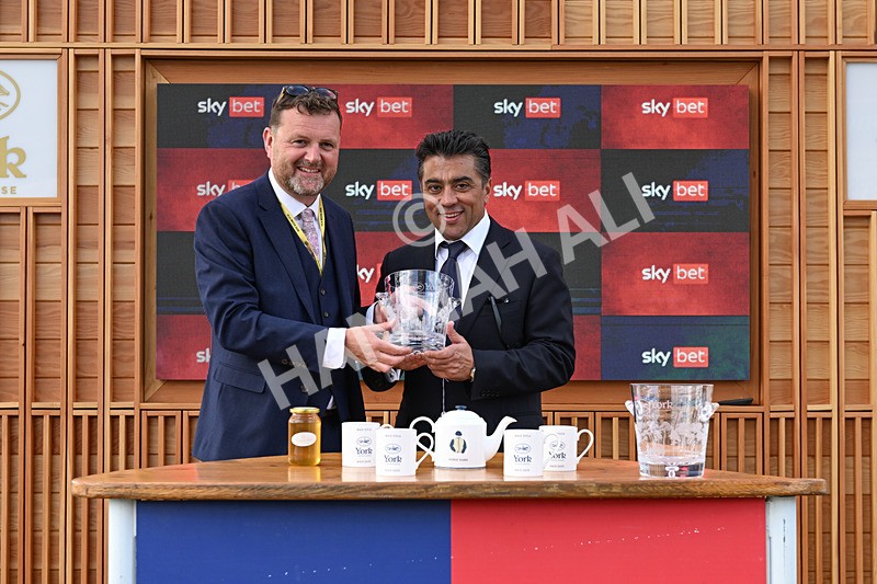 190826-276 Henley On Thames - Race 7 17.20pm Sky Bet Nursery Handicap