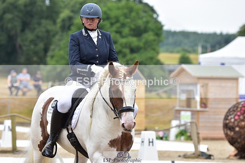 250719A-103702-03741 - 092-Rachael.Smaldon-Nadderbrook.Biscuit