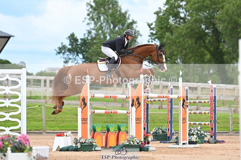 230721A-152445-07214 - Cls 10, 2 Star Big 1.45m Start to break