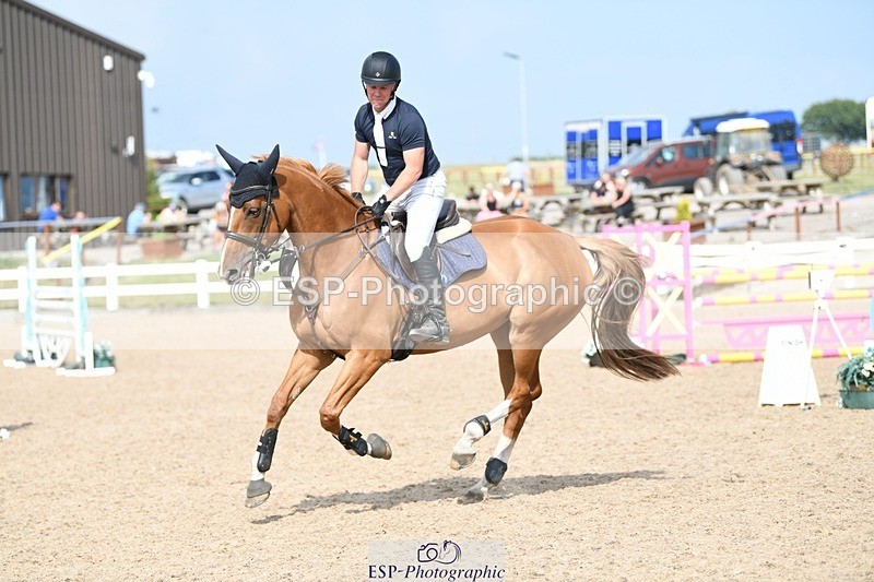 250725-163217-03946 - Cls 10 1.05m Amateur Quali