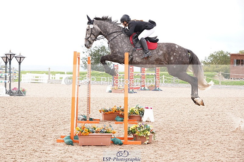 241004A-143910-00766 - Fri 04 Snr Fox & 1.20m Open