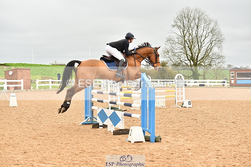 231122A-125520-00373 - Cls 4 Newcomers & 1.10m Open