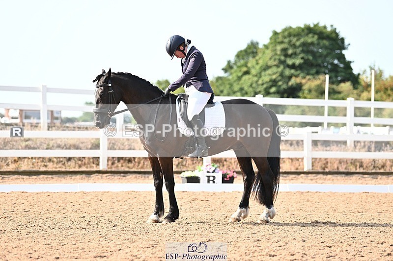 250815-095242-00228 - 027-Samantha.PringTongwynlais.Moon.Dancer