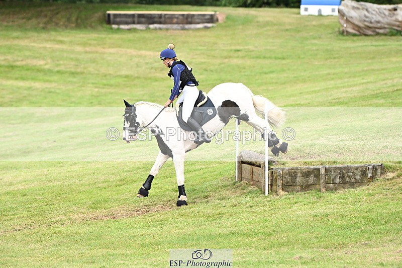 240825X-165916-37411 - 80cm XC 16.30 to 17.30