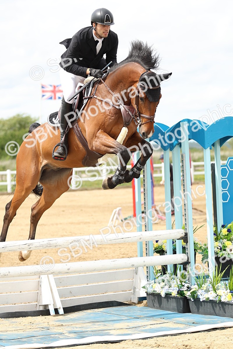 SBM_001084 - Class 4 - Senior Newcomers - 1.10m