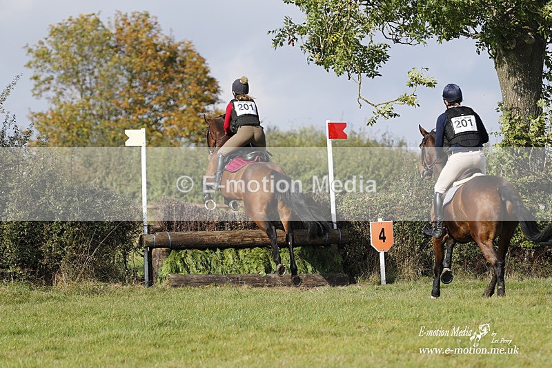  WWHT 171021 3493 - Intermediate Pairs (0.90m)  17/10/21