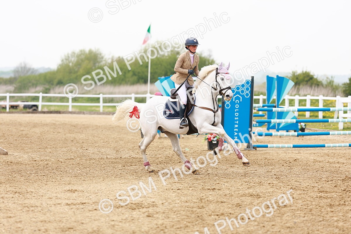  - Class 18 - Senior Newcomers - 1.10m