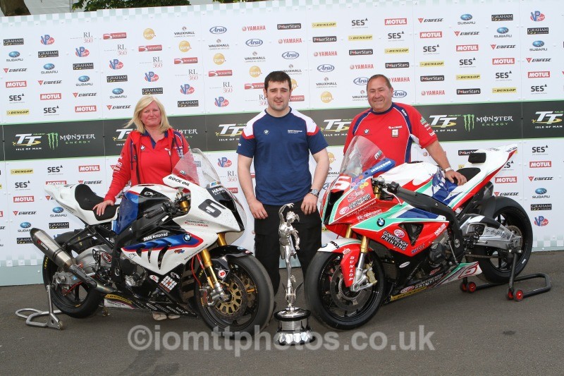 TT148833 - Senior TT Podium