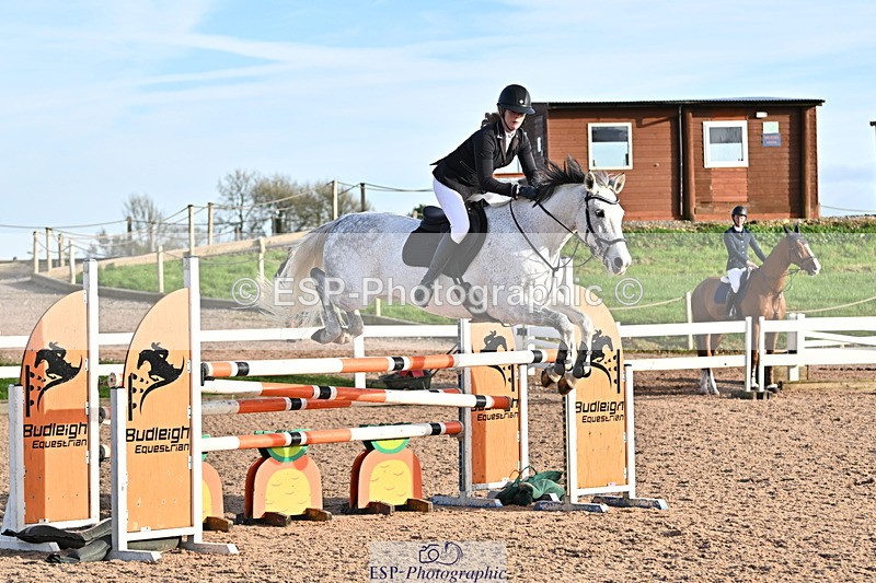 241113A-142033-00857 - Cls 05A&B Snr Fox & 1.20m Open