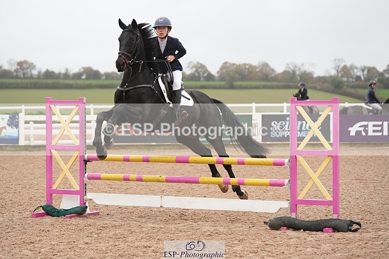 251109-084803-03081 - Cls 15 British Novice and 90cm Open