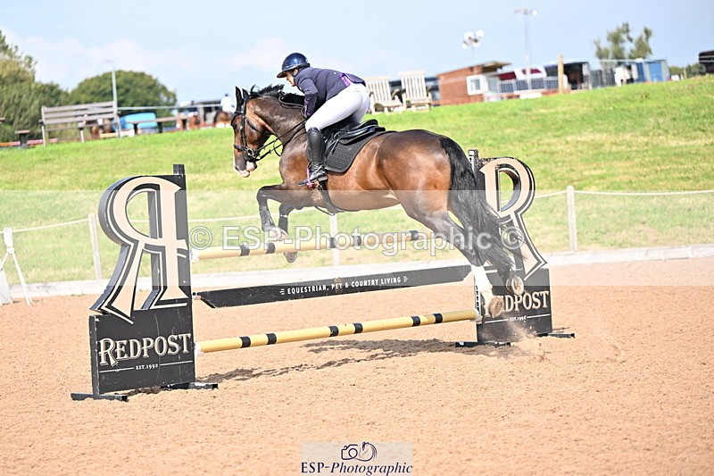 240828A-141851-00858 - Cls 4 Snr Newcomers and 1.10m Open