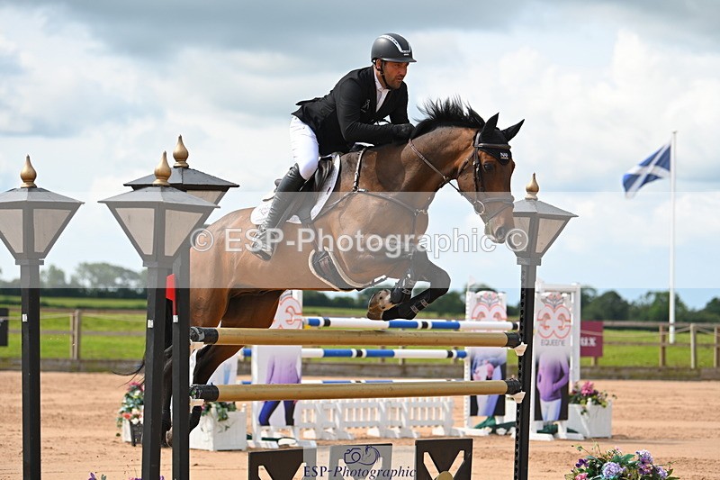 230721A-110310-05534 - Cls 6, 2 Star Medium 1.35m