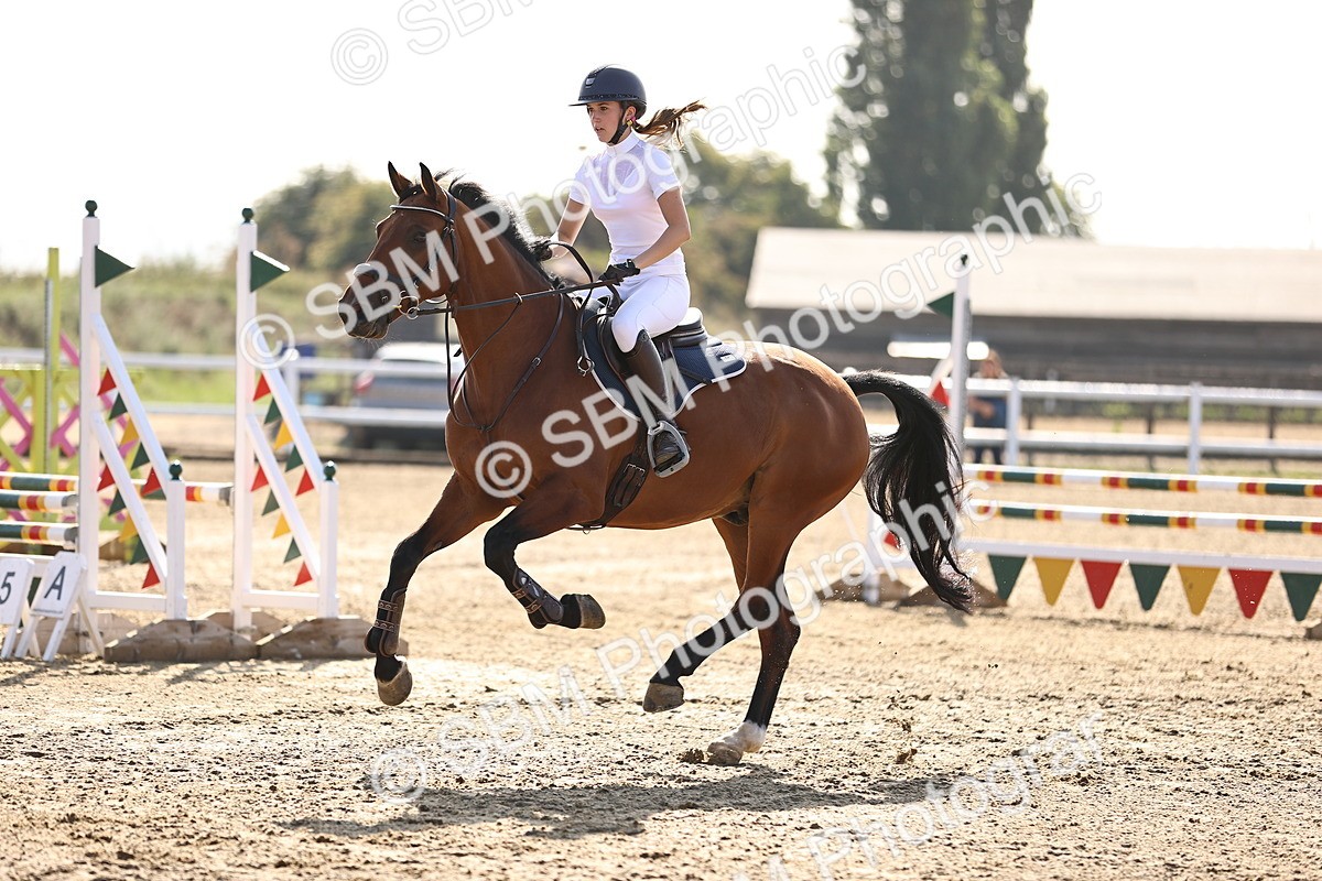 SBM_005503 - Class 8 - Clear Round