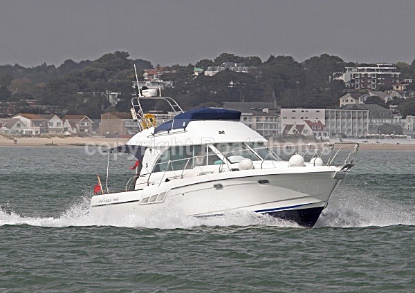 100425 SEA BREEZE ANTARES IMG_5133jpg - Motorboats - Hardtop