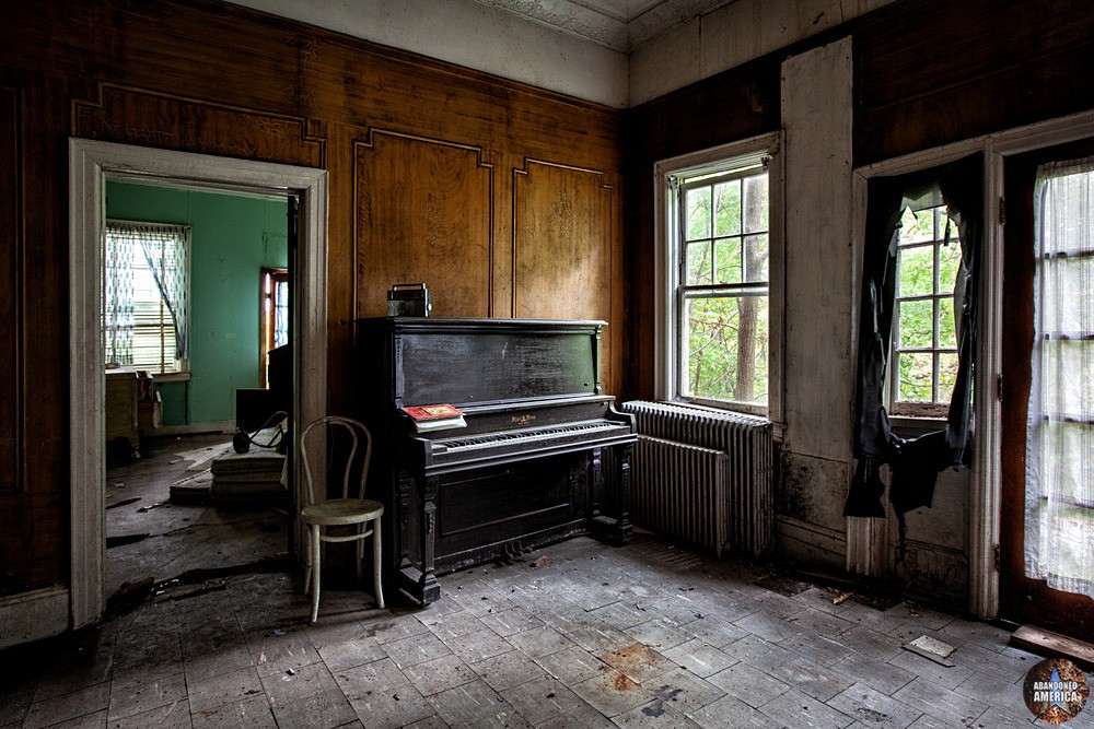  - The Empire Hotel