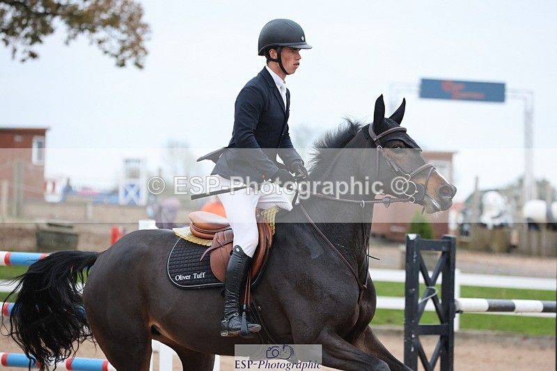 241101A-160200-03209 - FRI Cls 8 National 1.30m