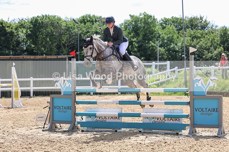 3E7A7392 - Class 8: Senior Newcomers/1.10m open